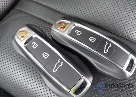 2020 Porsche Cayenne Coupe Turbo z USA, uszkodzony, nr VIN WP1BF2AY6LDA65552